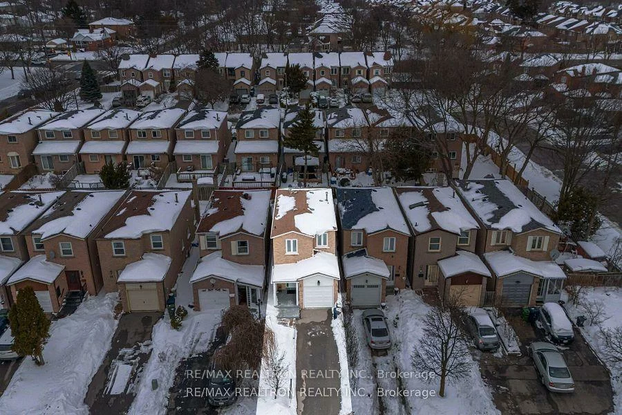 14, Mansewood, West Hill, Toronto