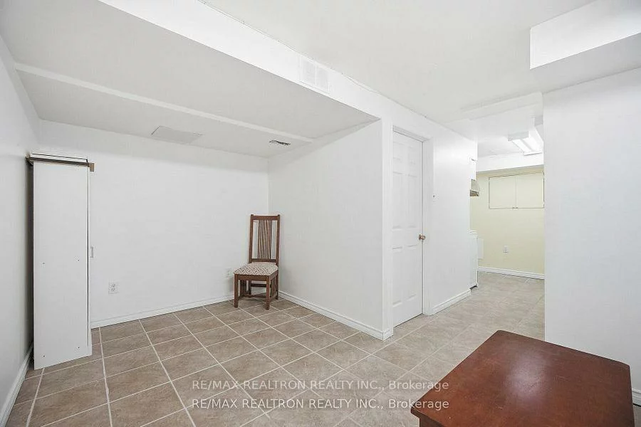 14, Mansewood, West Hill, Toronto