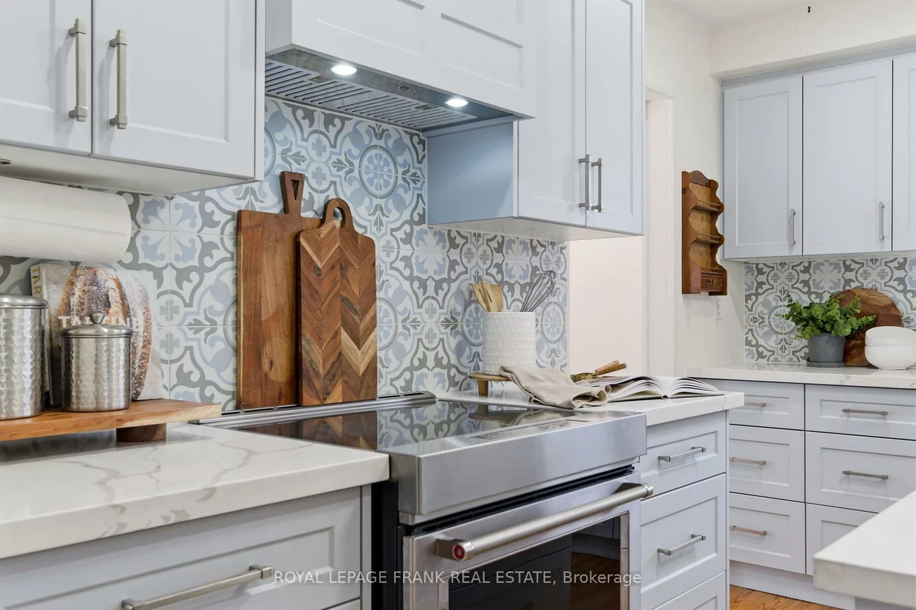 86, Clementine, Woburn, Toronto