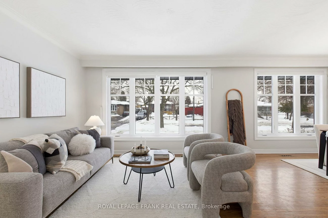 86, Clementine, Woburn, Toronto