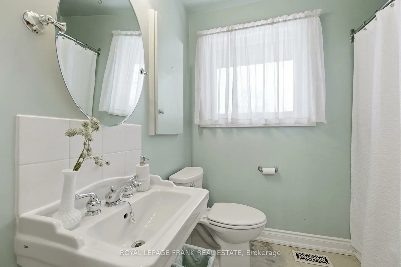 86, Clementine, Woburn, Toronto