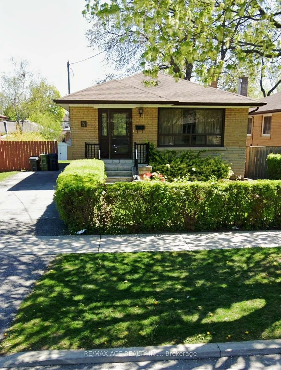 3, Holton, Woburn, Toronto