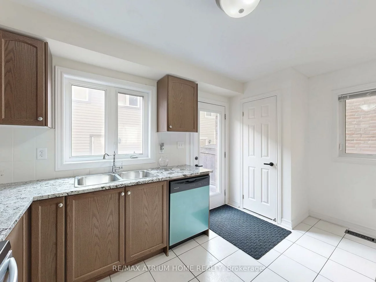 17, Kawneer, Dorset Park, Toronto