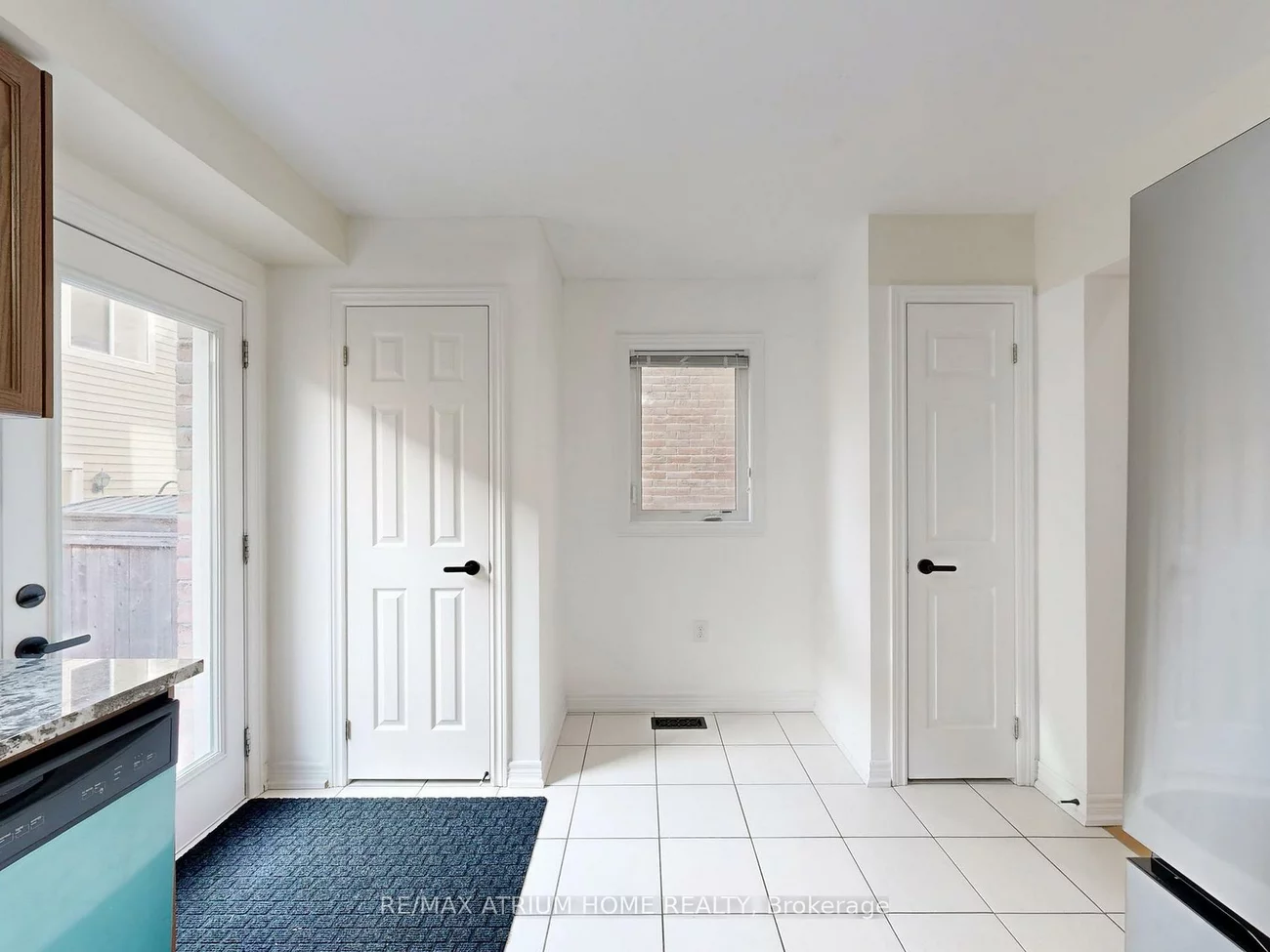 17, Kawneer, Dorset Park, Toronto