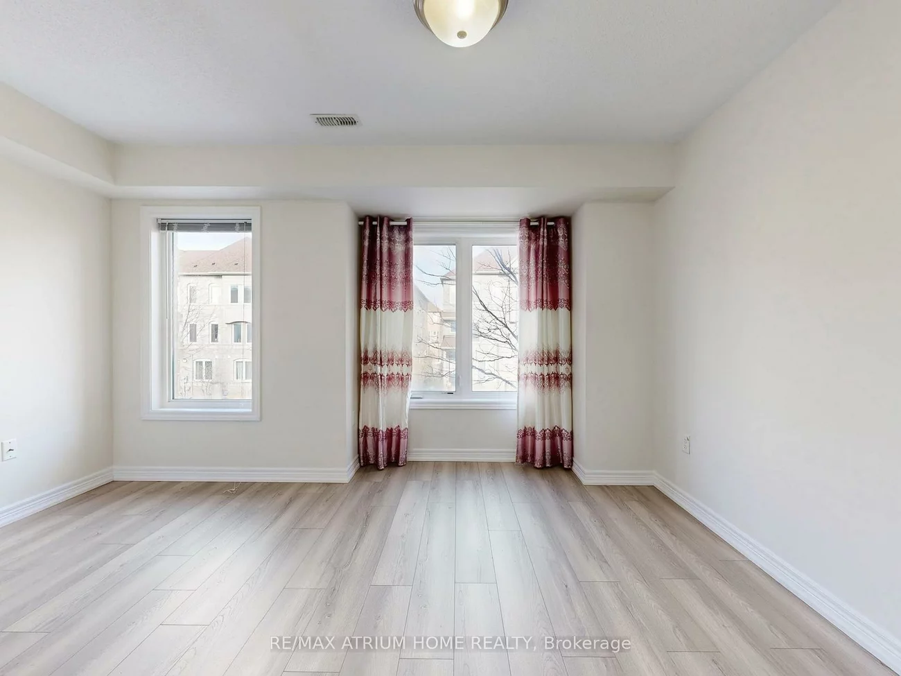 17, Kawneer, Dorset Park, Toronto