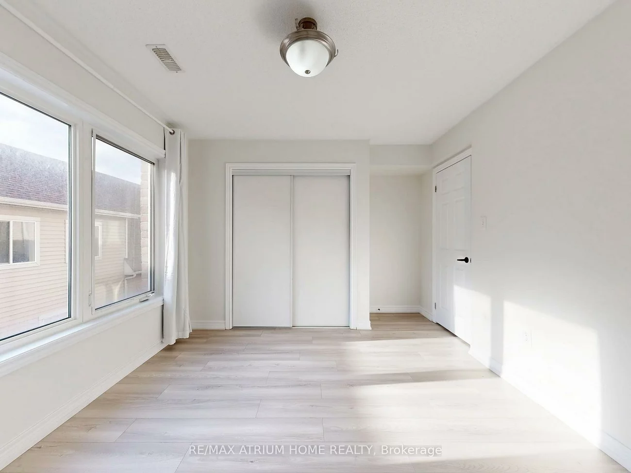 17, Kawneer, Dorset Park, Toronto