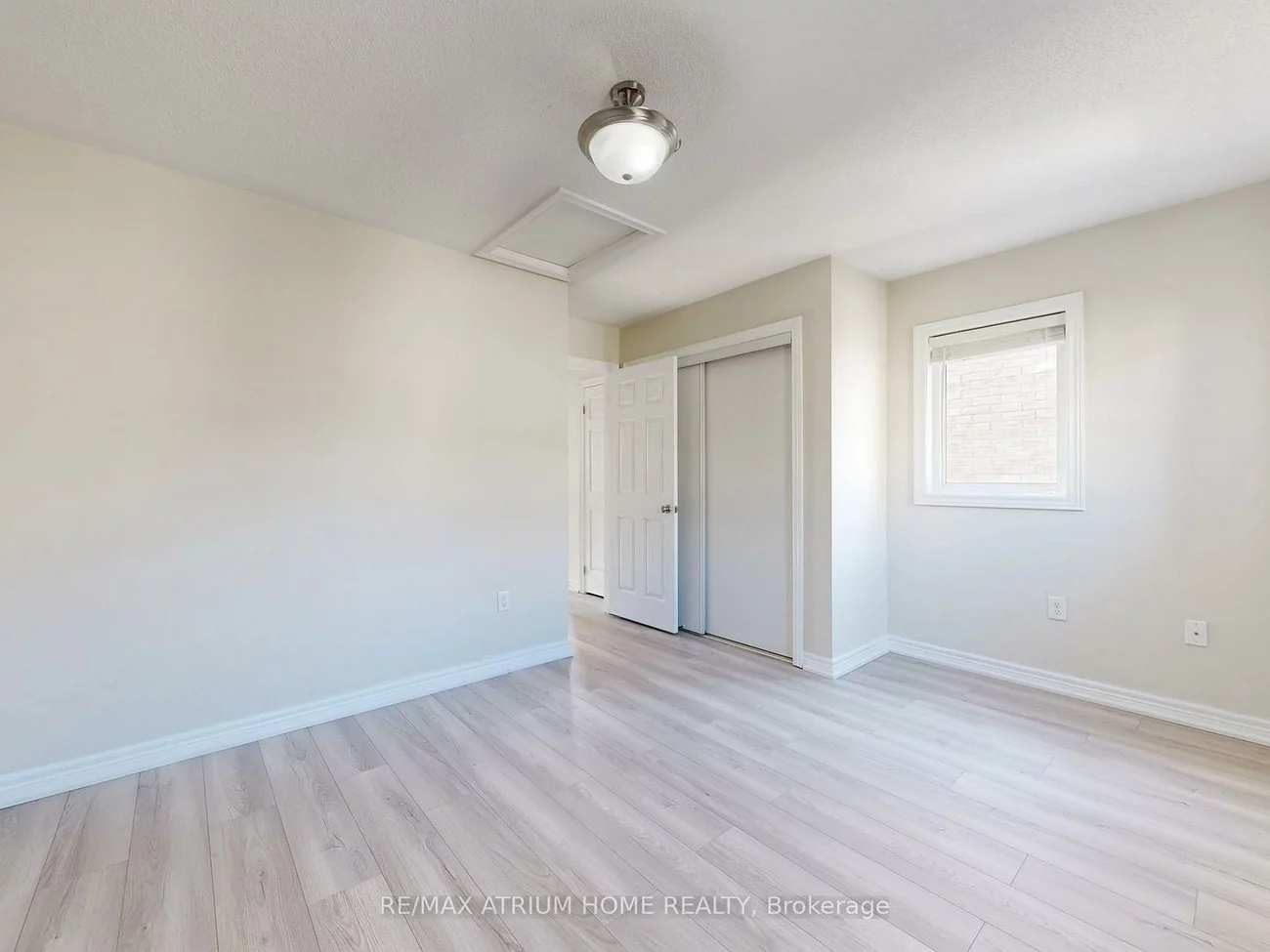 17, Kawneer, Dorset Park, Toronto