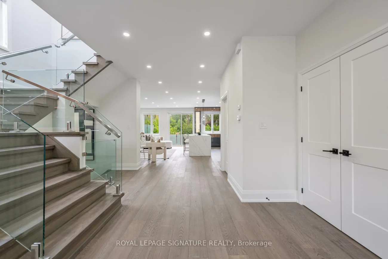 17, Trenton, Woodbine-Lumsden, Toronto