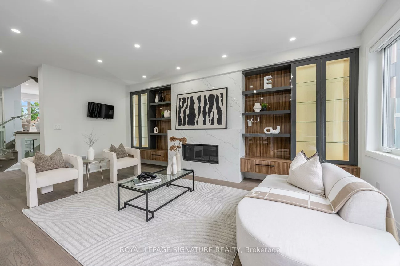 17, Trenton, Woodbine-Lumsden, Toronto