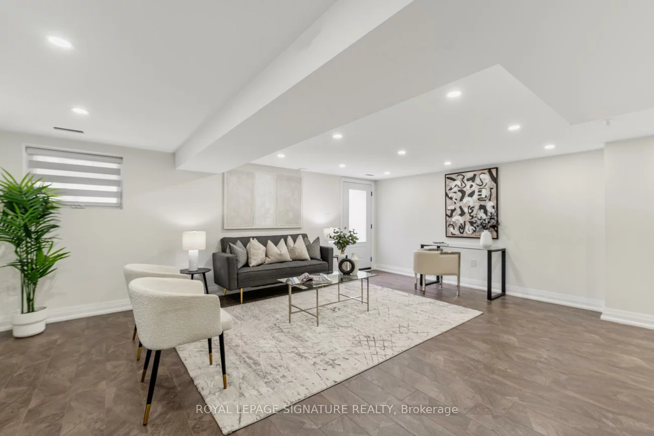 17, Trenton, Woodbine-Lumsden, Toronto