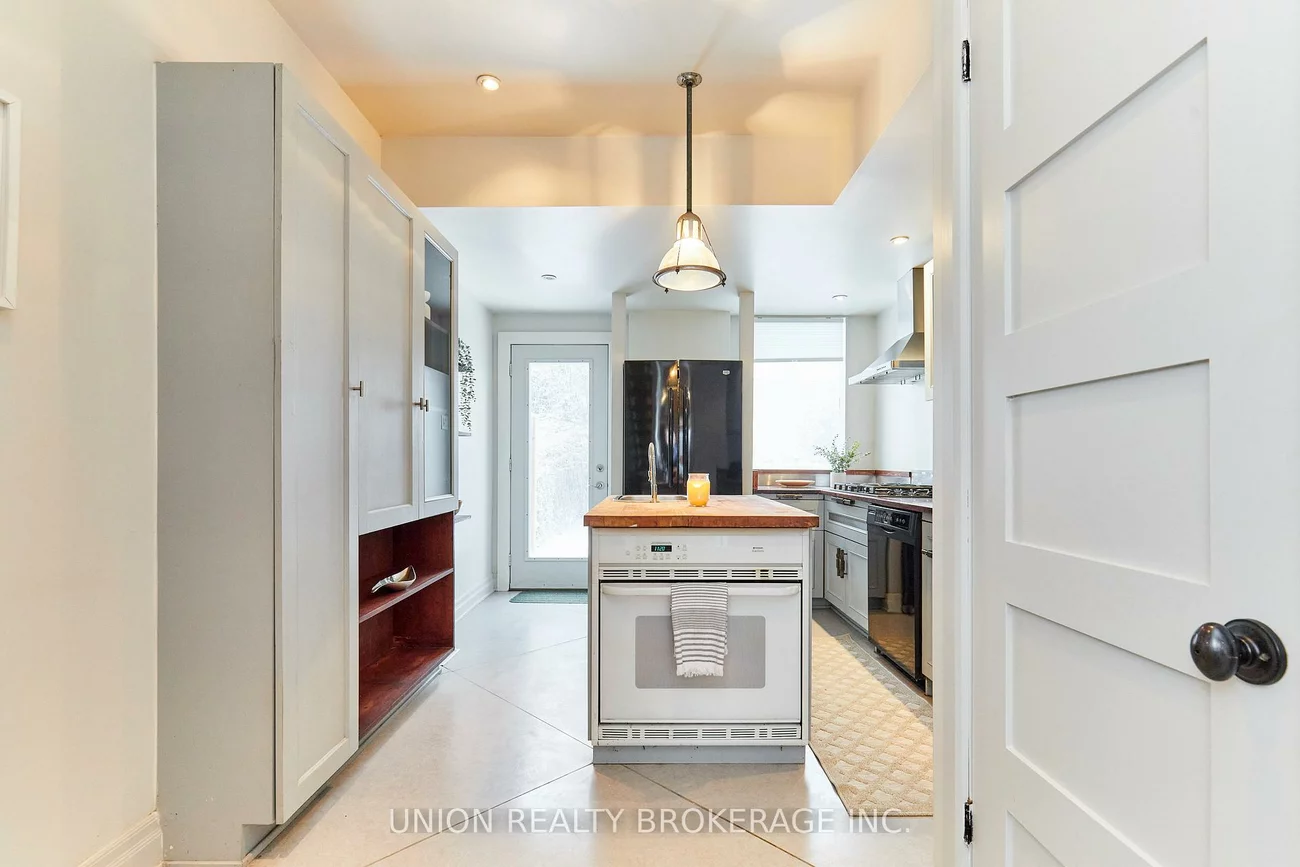 158, Heward, South Riverdale, Toronto