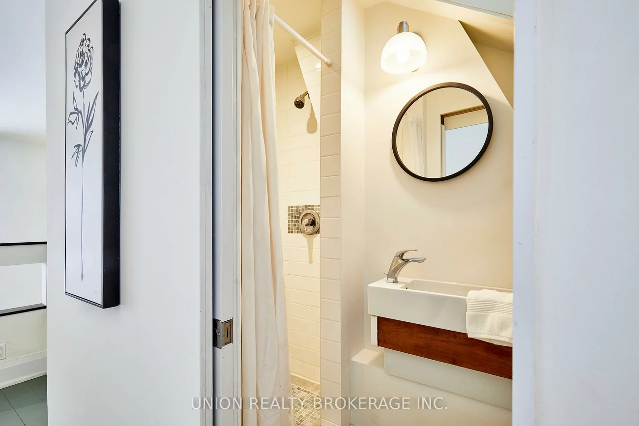 158, Heward, South Riverdale, Toronto