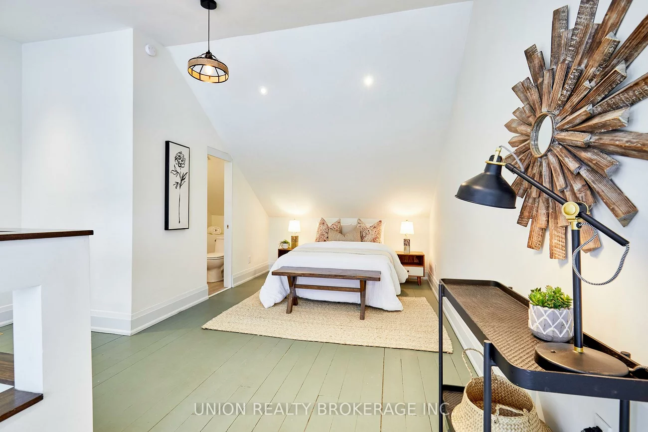 158, Heward, South Riverdale, Toronto