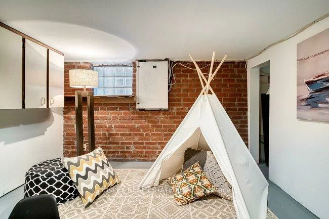 25, Harriet, South Riverdale, Toronto