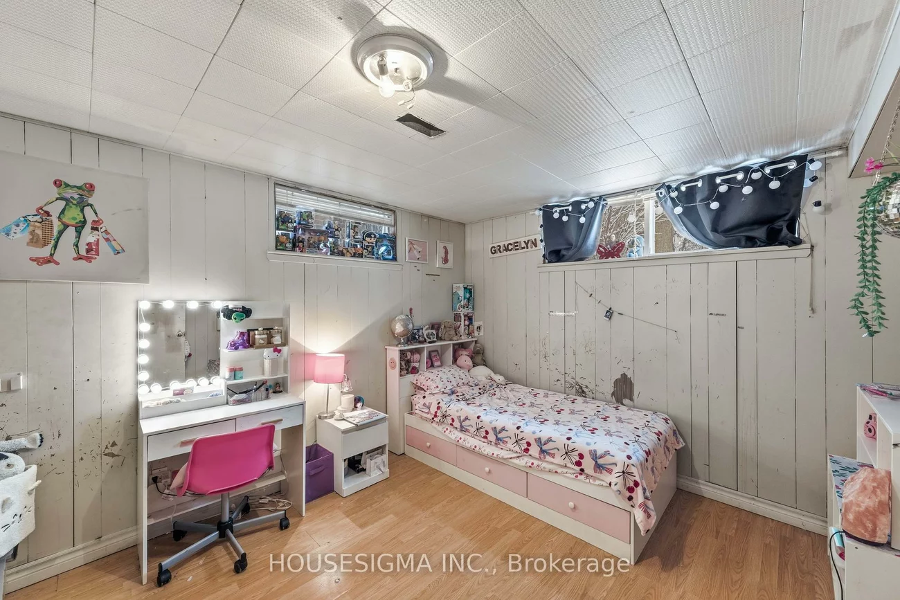 127, Kitchener, West Hill, Toronto