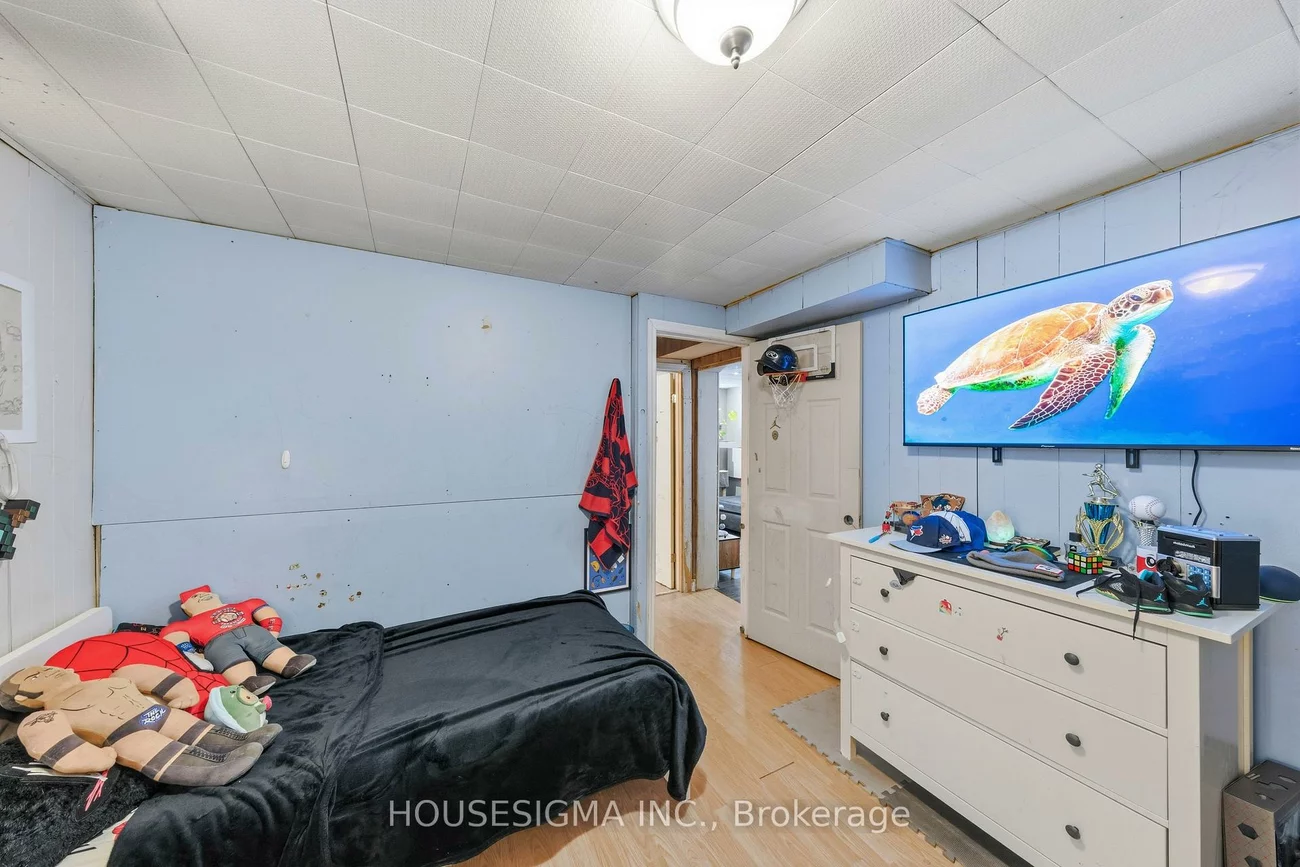 127, Kitchener, West Hill, Toronto