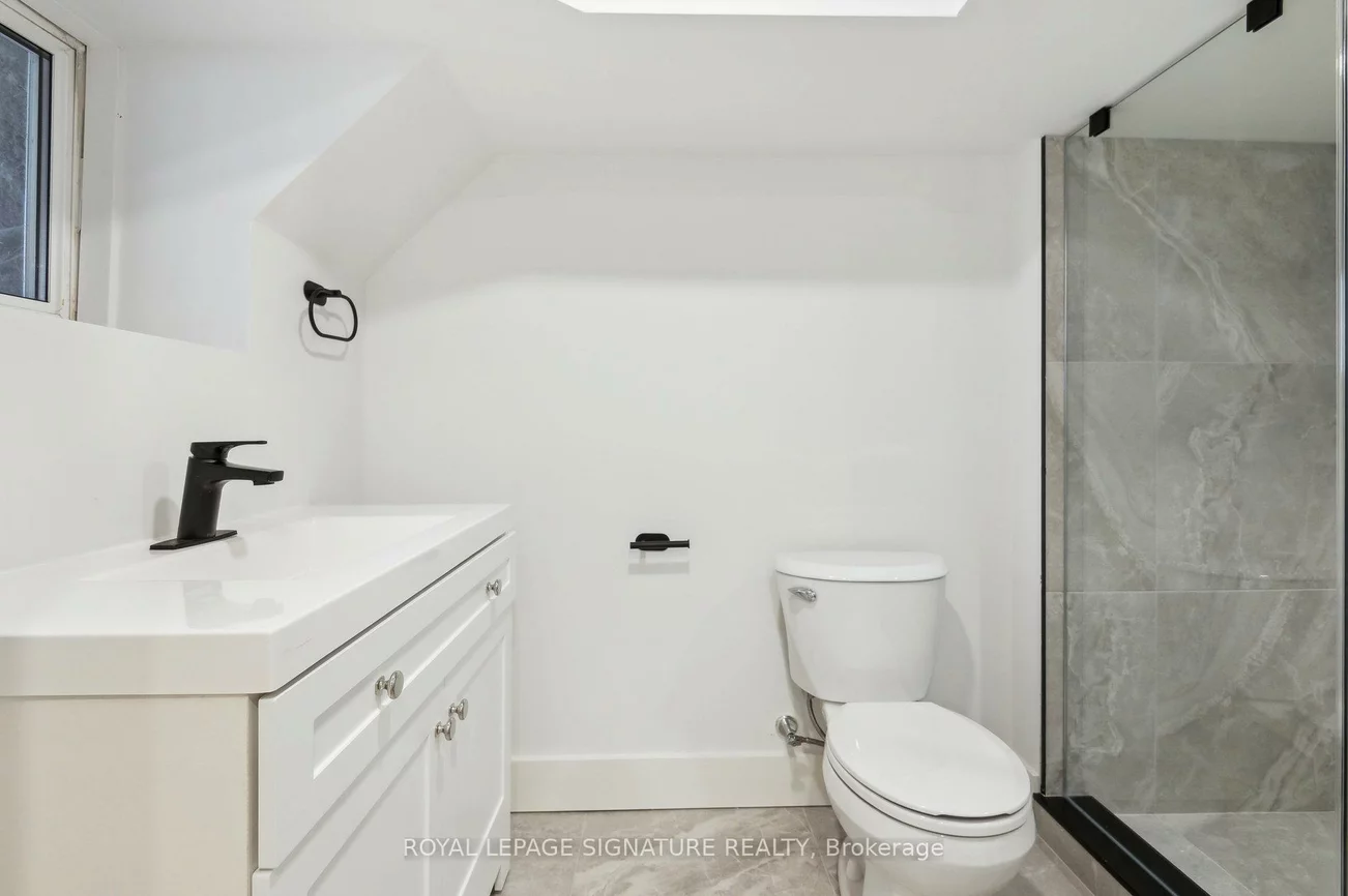 176, Gillard, Greenwood-Coxwell, Toronto