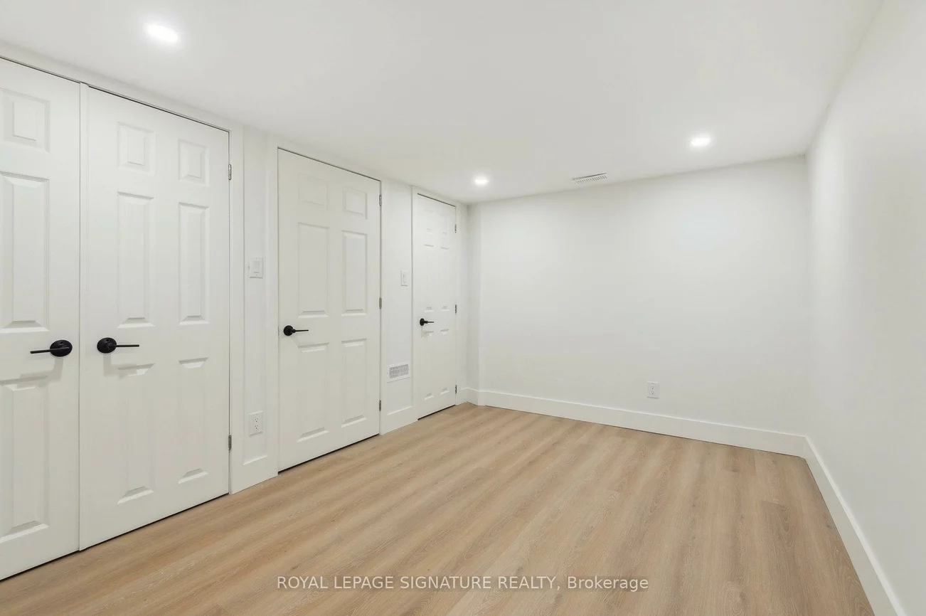 176, Gillard, Greenwood-Coxwell, Toronto