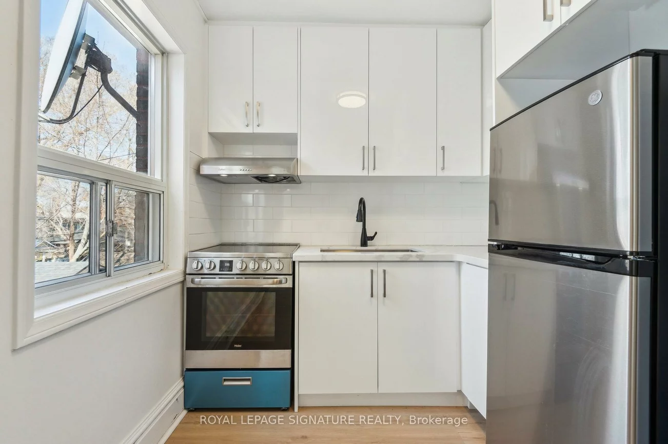 176, Gillard, Greenwood-Coxwell, Toronto