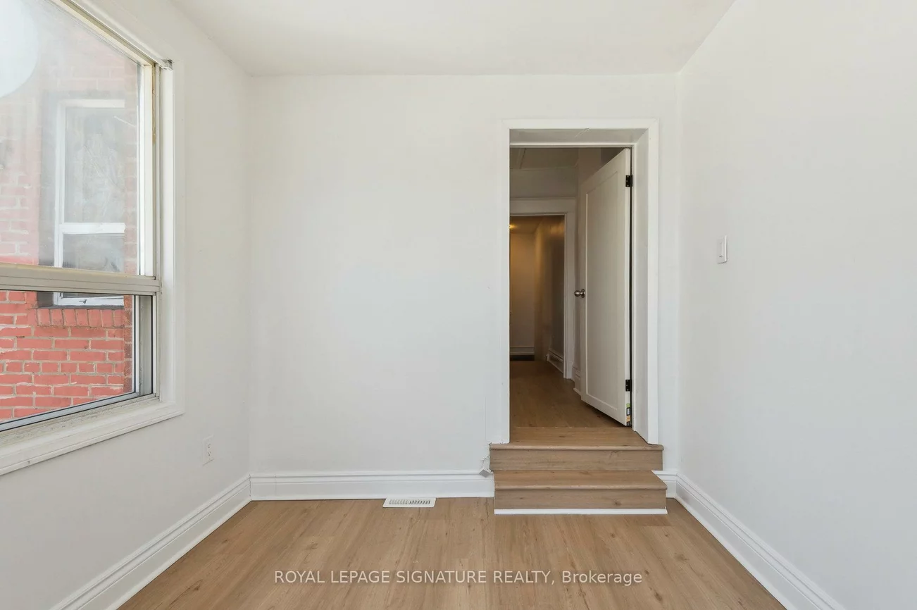 176, Gillard, Greenwood-Coxwell, Toronto