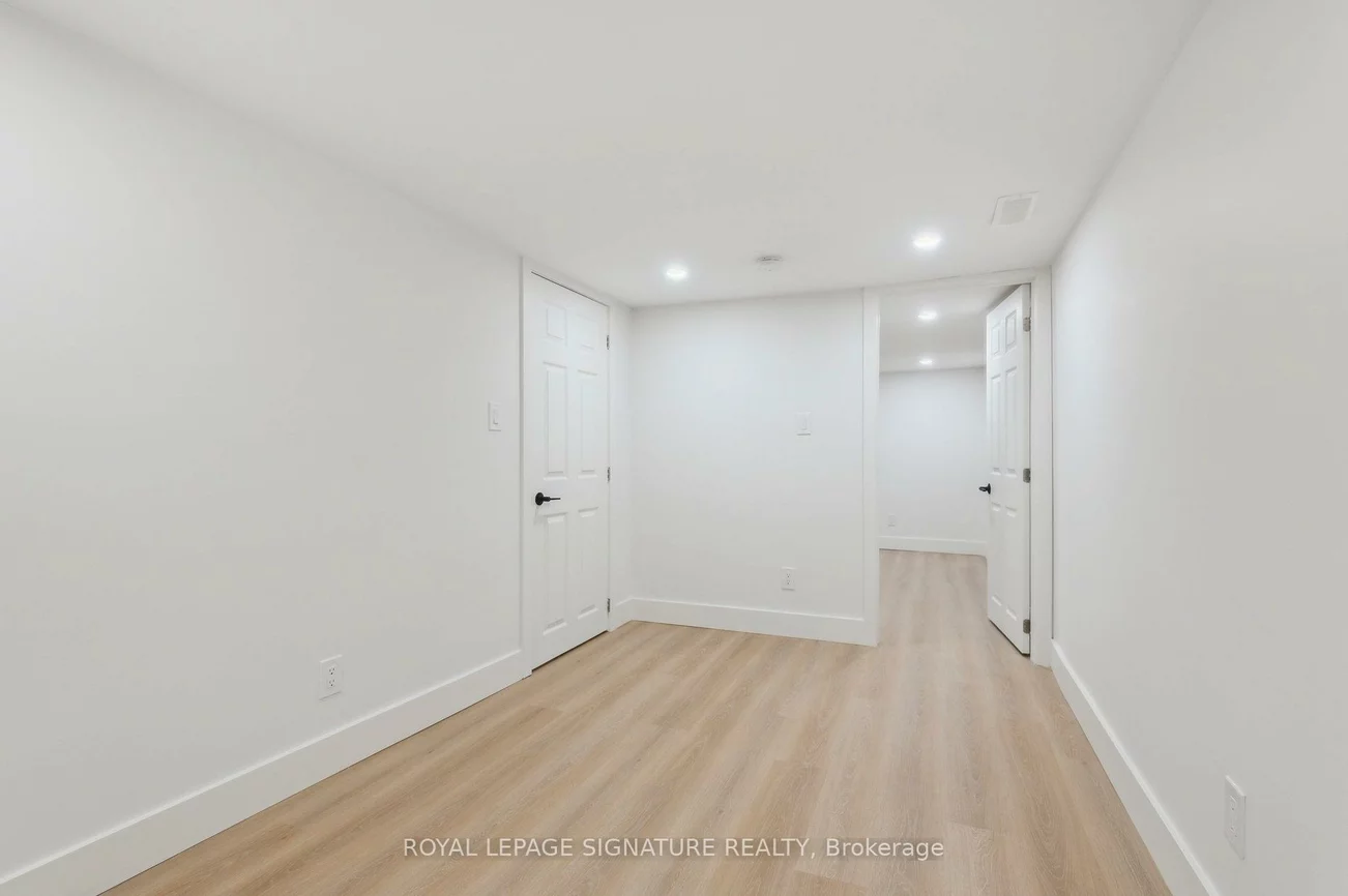 176, Gillard, Greenwood-Coxwell, Toronto