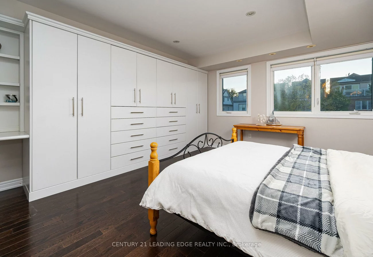 82, WOODBINE, The Beaches, Toronto