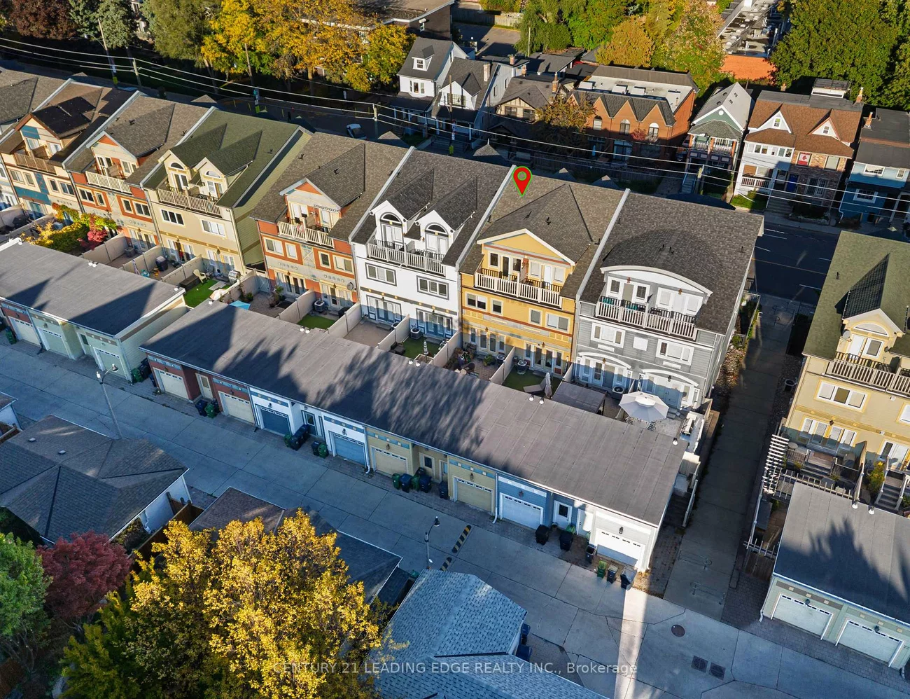 82, WOODBINE, The Beaches, Toronto