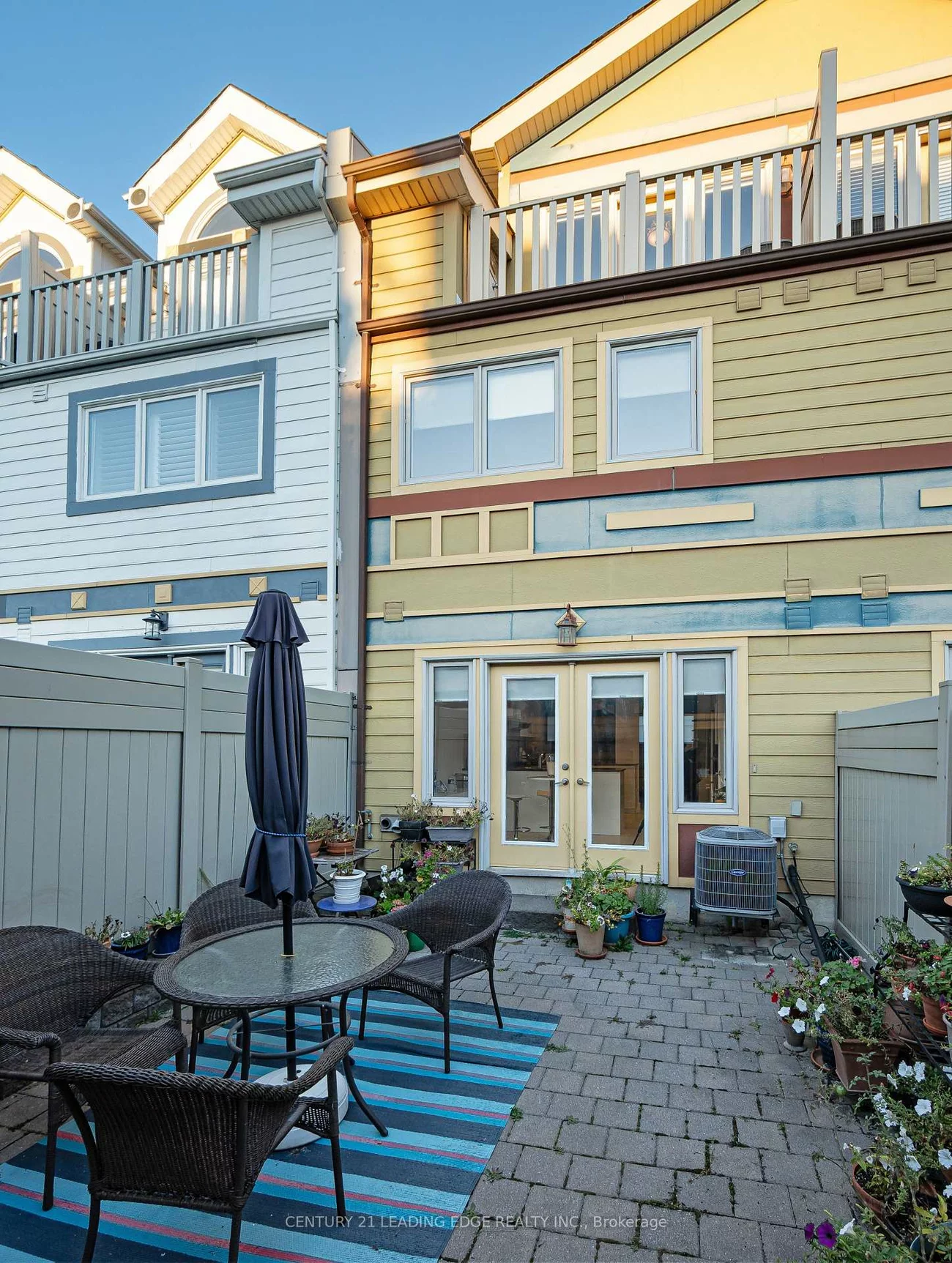 82, WOODBINE, The Beaches, Toronto