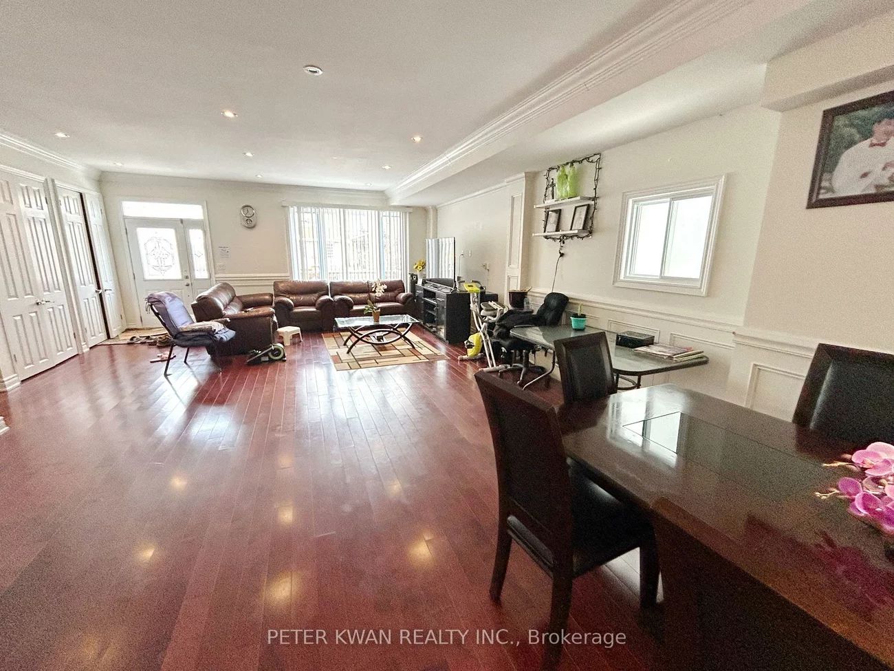 1543, Dundas, South Riverdale, Toronto