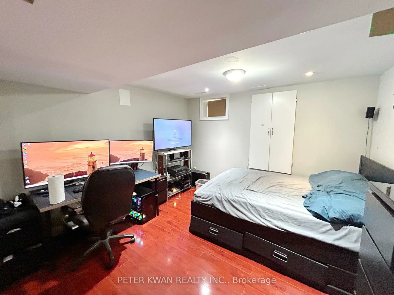 1543, Dundas, South Riverdale, Toronto