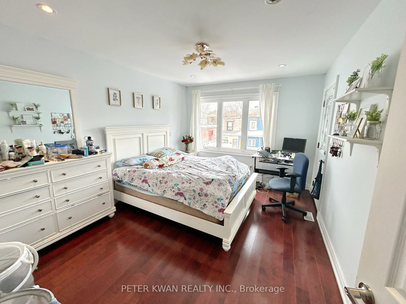 1543, Dundas, South Riverdale, Toronto