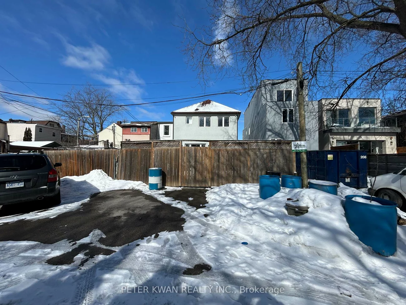 1543, Dundas, South Riverdale, Toronto