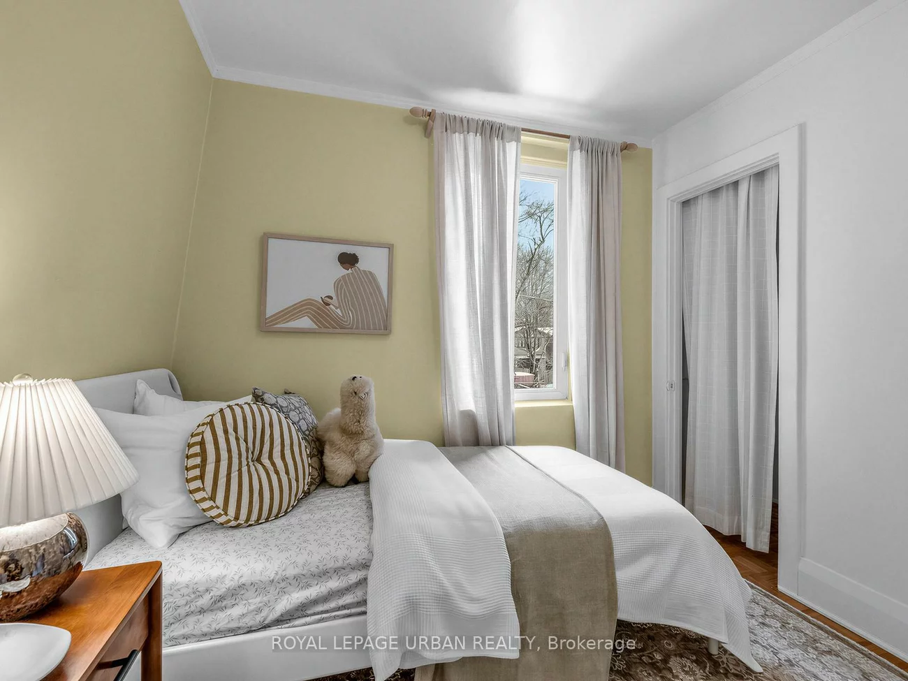 251, Cedarvale, Woodbine-Lumsden, Toronto