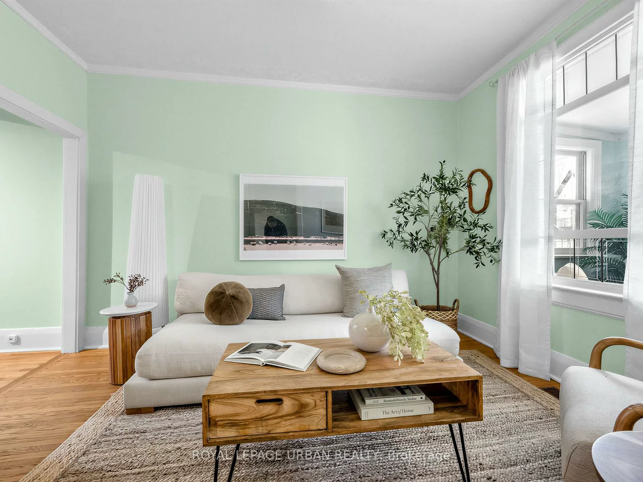 251, Cedarvale, Woodbine-Lumsden, Toronto