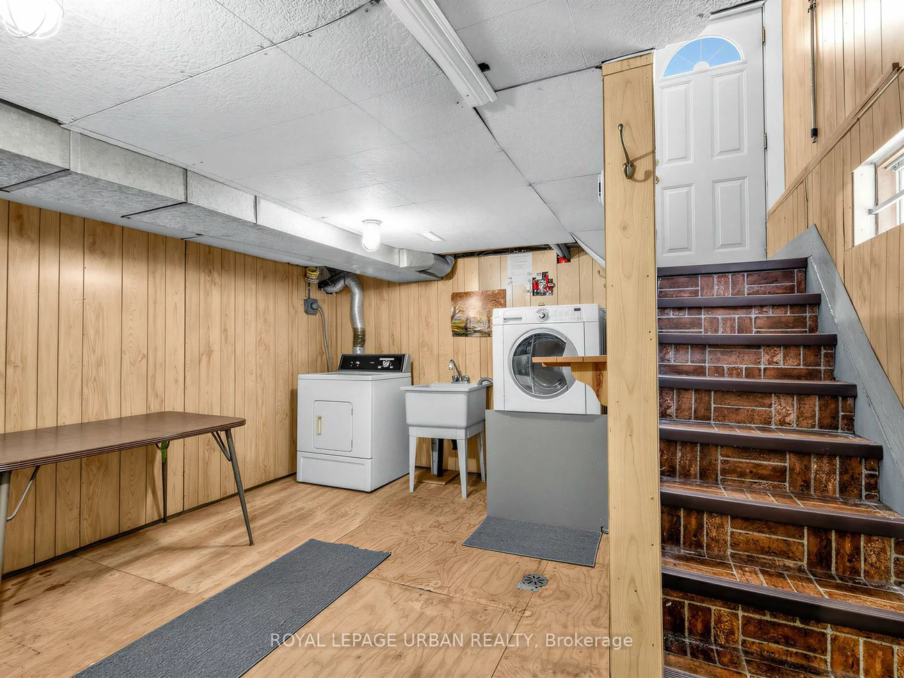 251, Cedarvale, Woodbine-Lumsden, Toronto