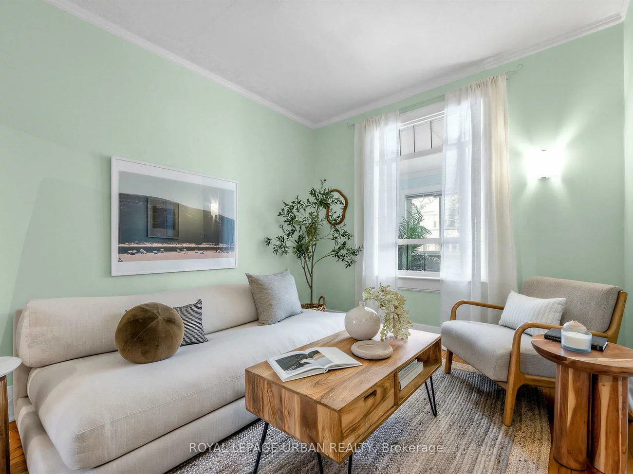 251, Cedarvale, Woodbine-Lumsden, Toronto