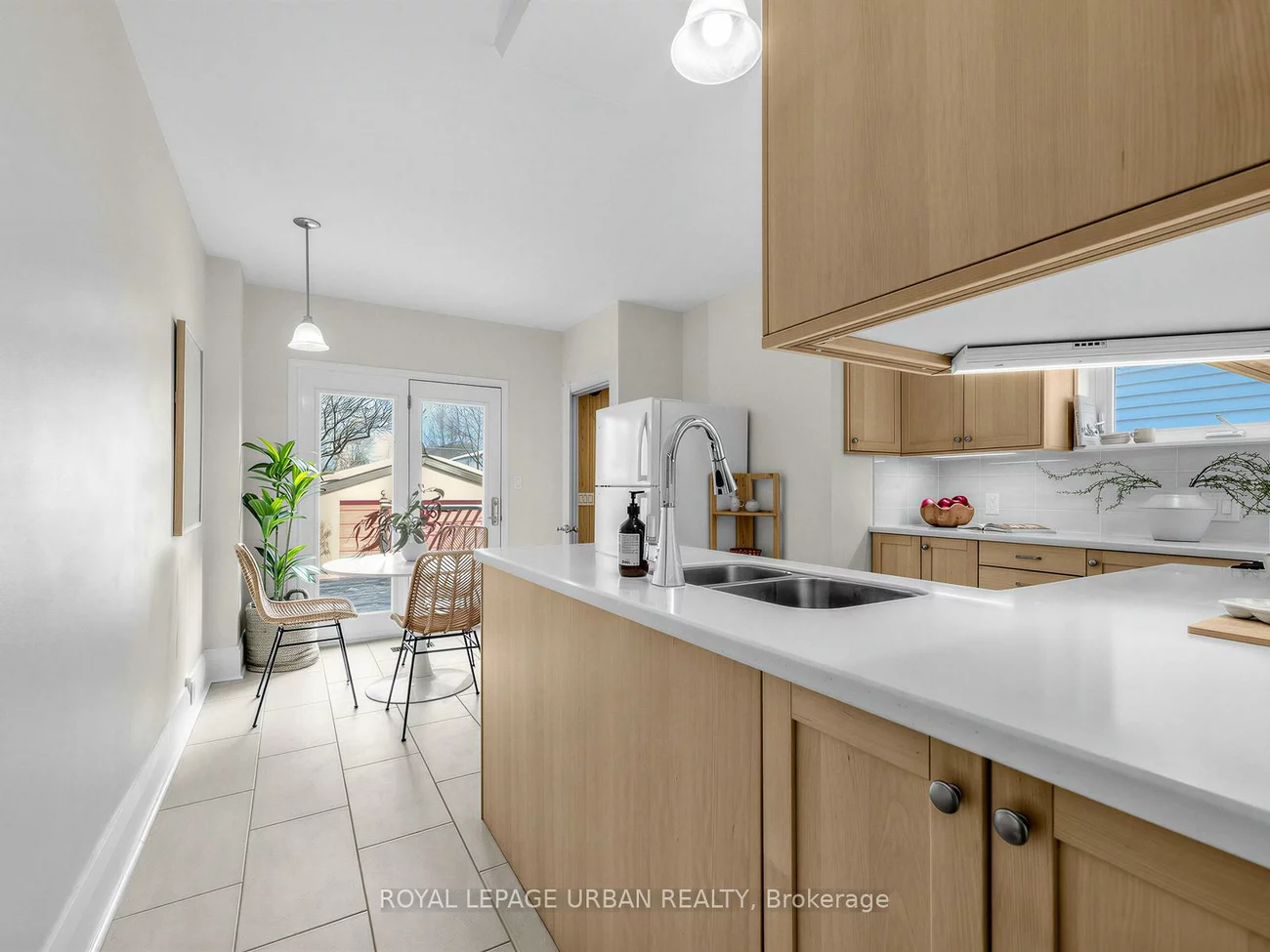 251, Cedarvale, Woodbine-Lumsden, Toronto