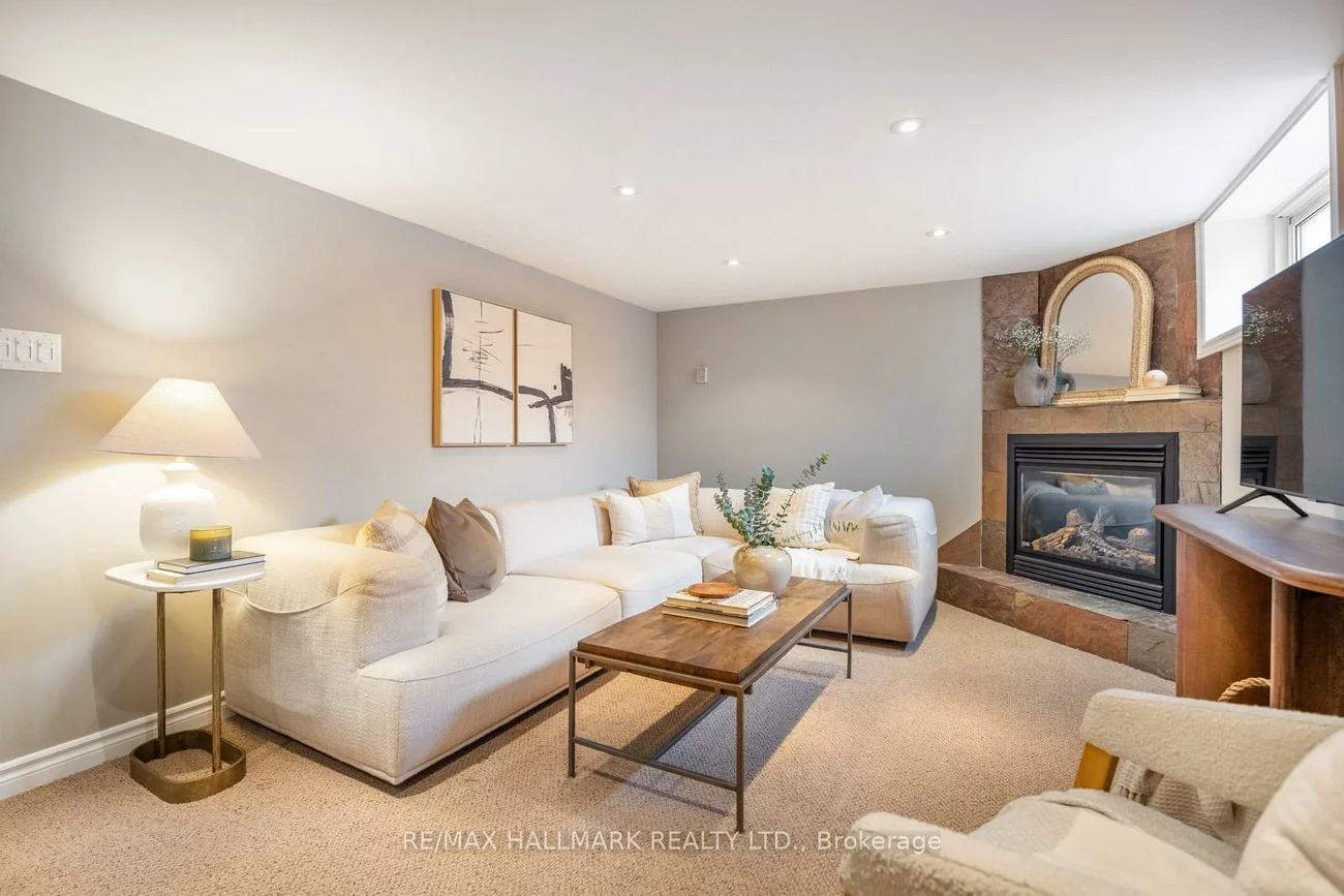 18, Elmview, Birchcliffe-Cliffside, Toronto