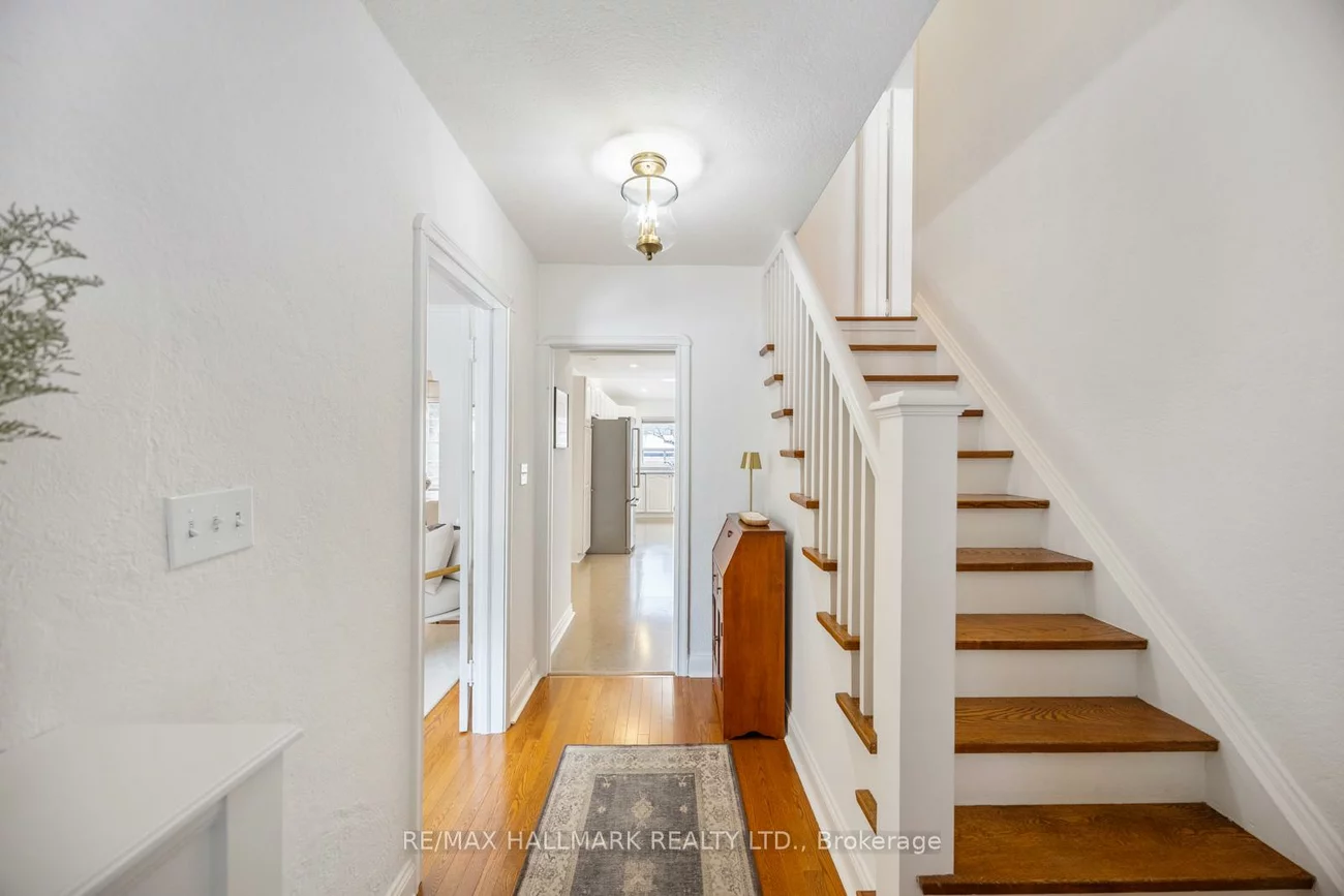 18, Elmview, Birchcliffe-Cliffside, Toronto