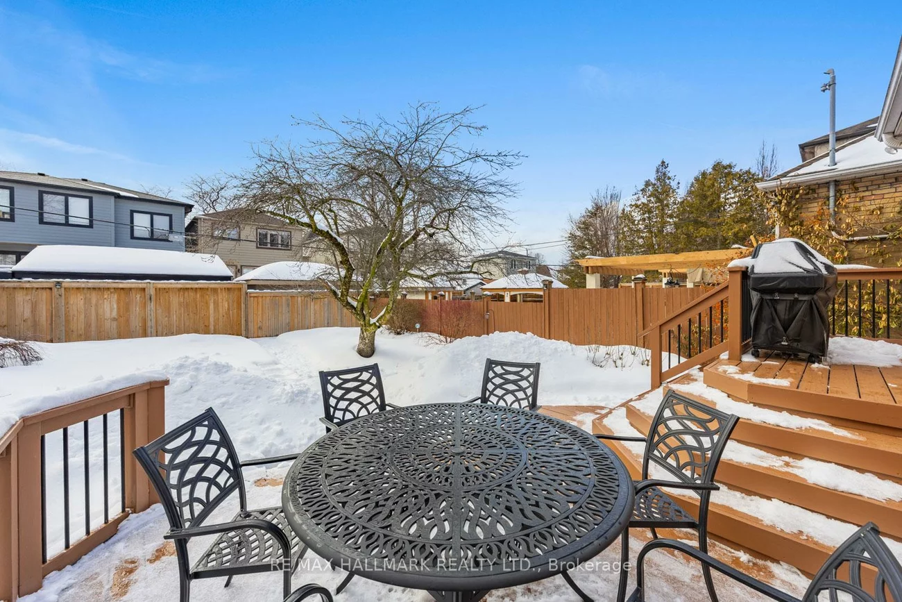 18, Elmview, Birchcliffe-Cliffside, Toronto