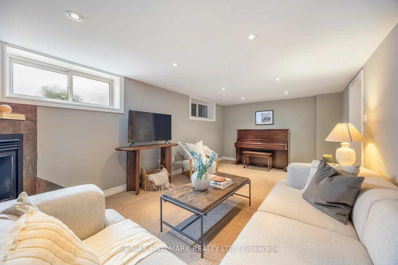 18, Elmview, Birchcliffe-Cliffside, Toronto
