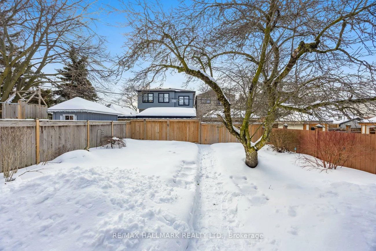 18, Elmview, Birchcliffe-Cliffside, Toronto