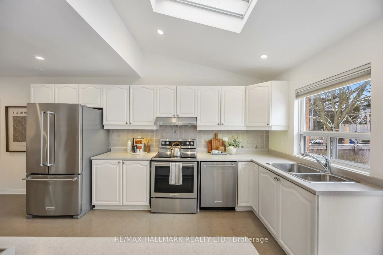 18, Elmview, Birchcliffe-Cliffside, Toronto