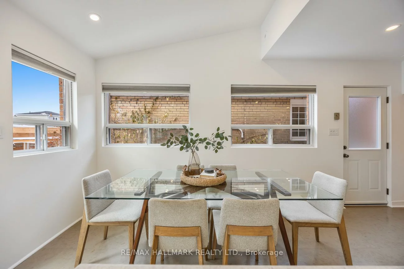 18, Elmview, Birchcliffe-Cliffside, Toronto