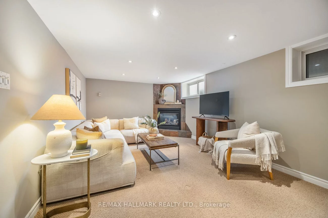 18, Elmview, Birchcliffe-Cliffside, Toronto