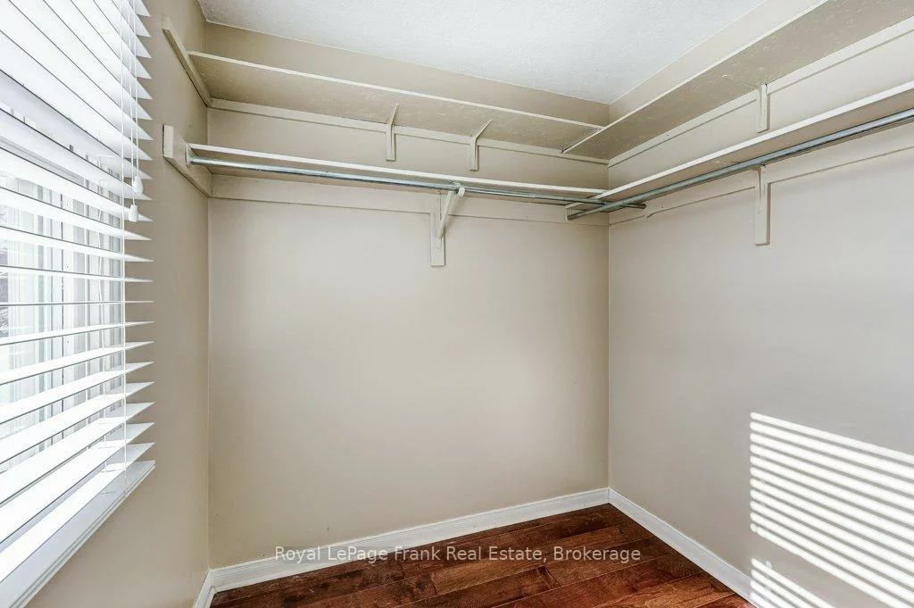 22, Hartsville, Rouge E10, Toronto