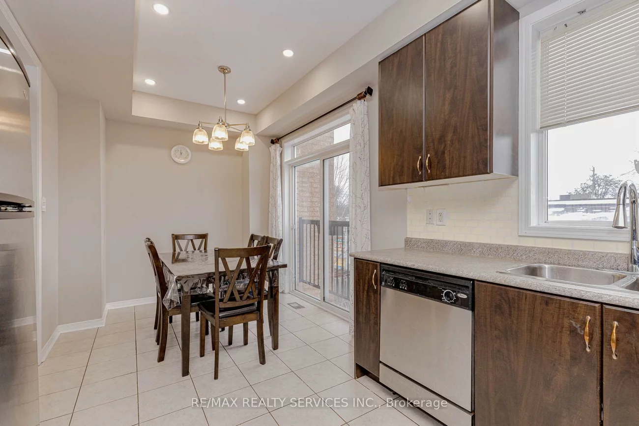 47, Curran Hall, Morningside, Toronto