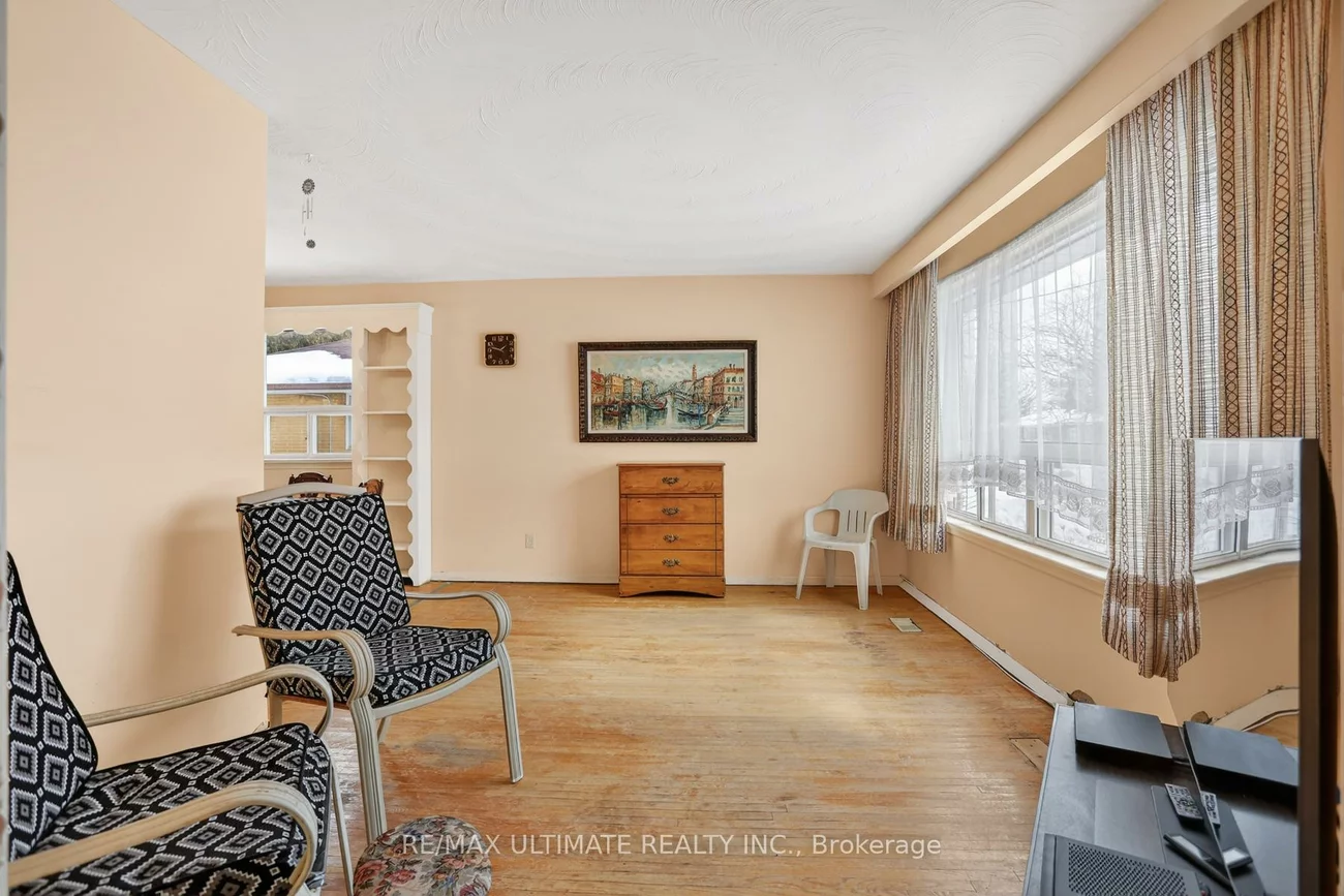 46, Medina, Bendale, Toronto