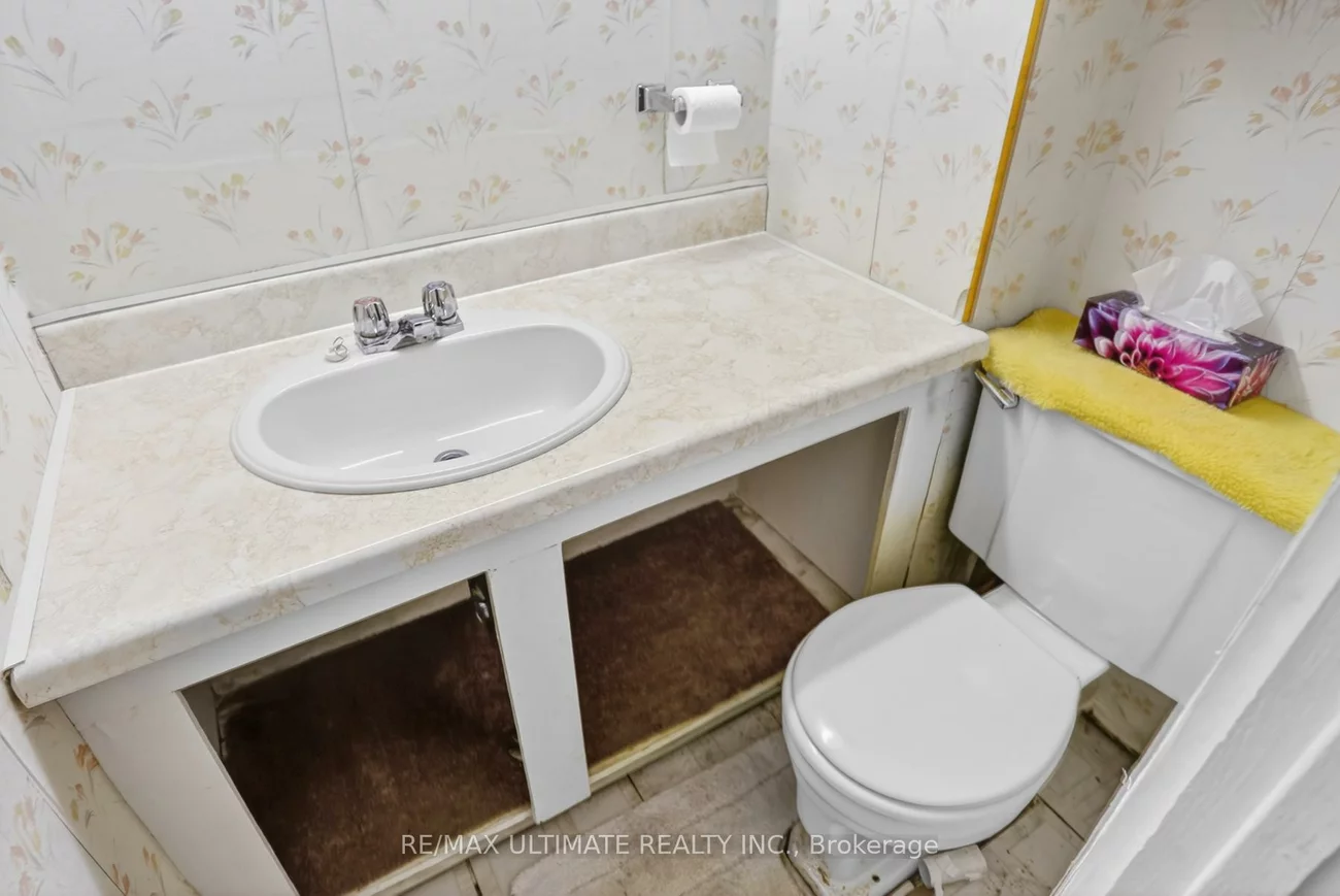 46, Medina, Bendale, Toronto