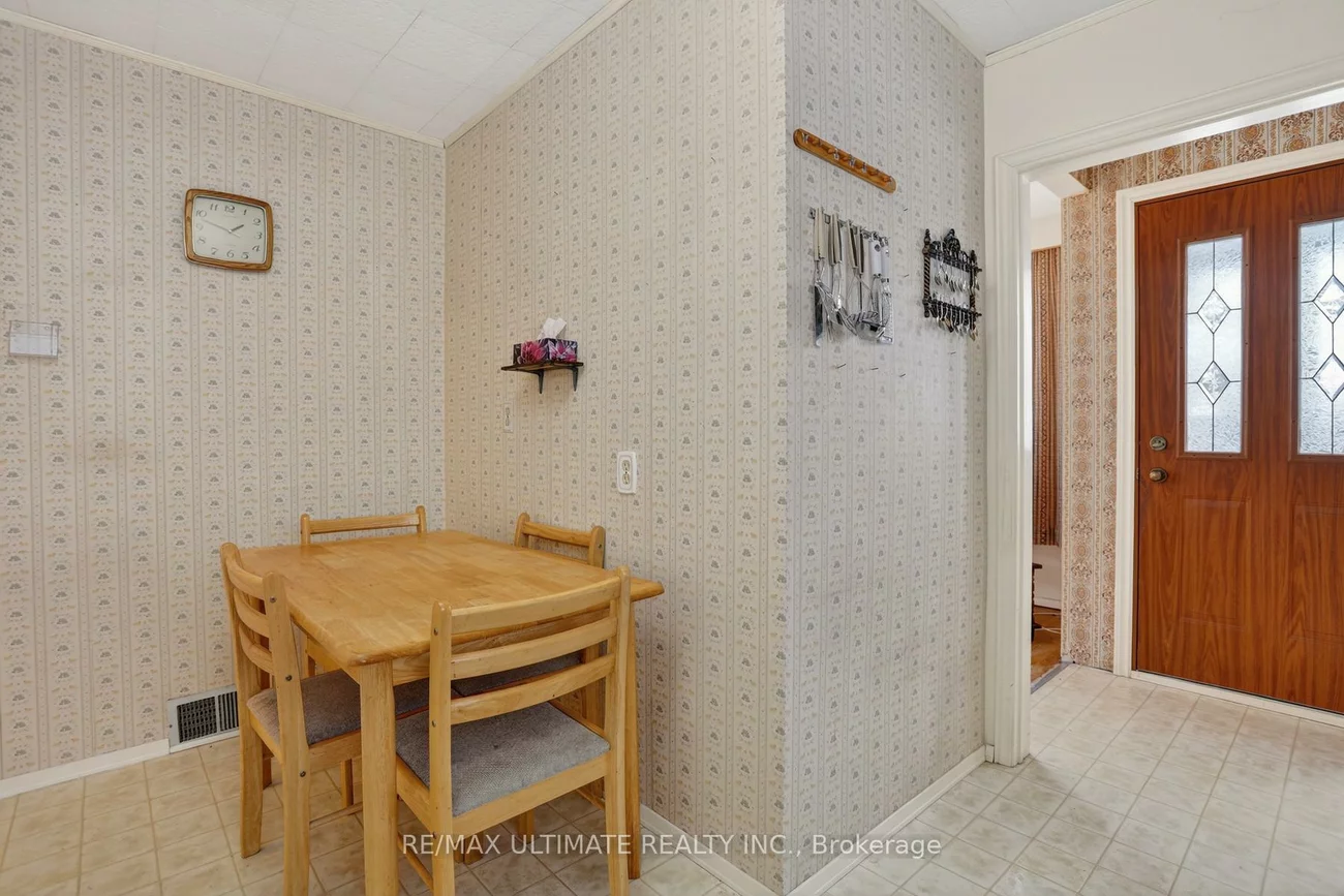 46, Medina, Bendale, Toronto